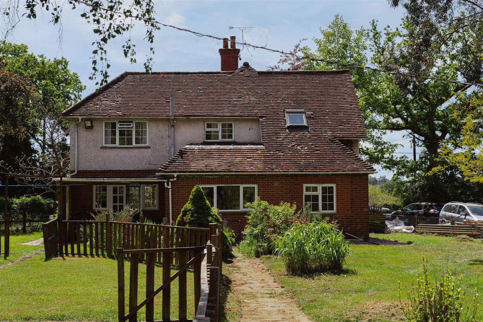 Clay Lane, Redhill