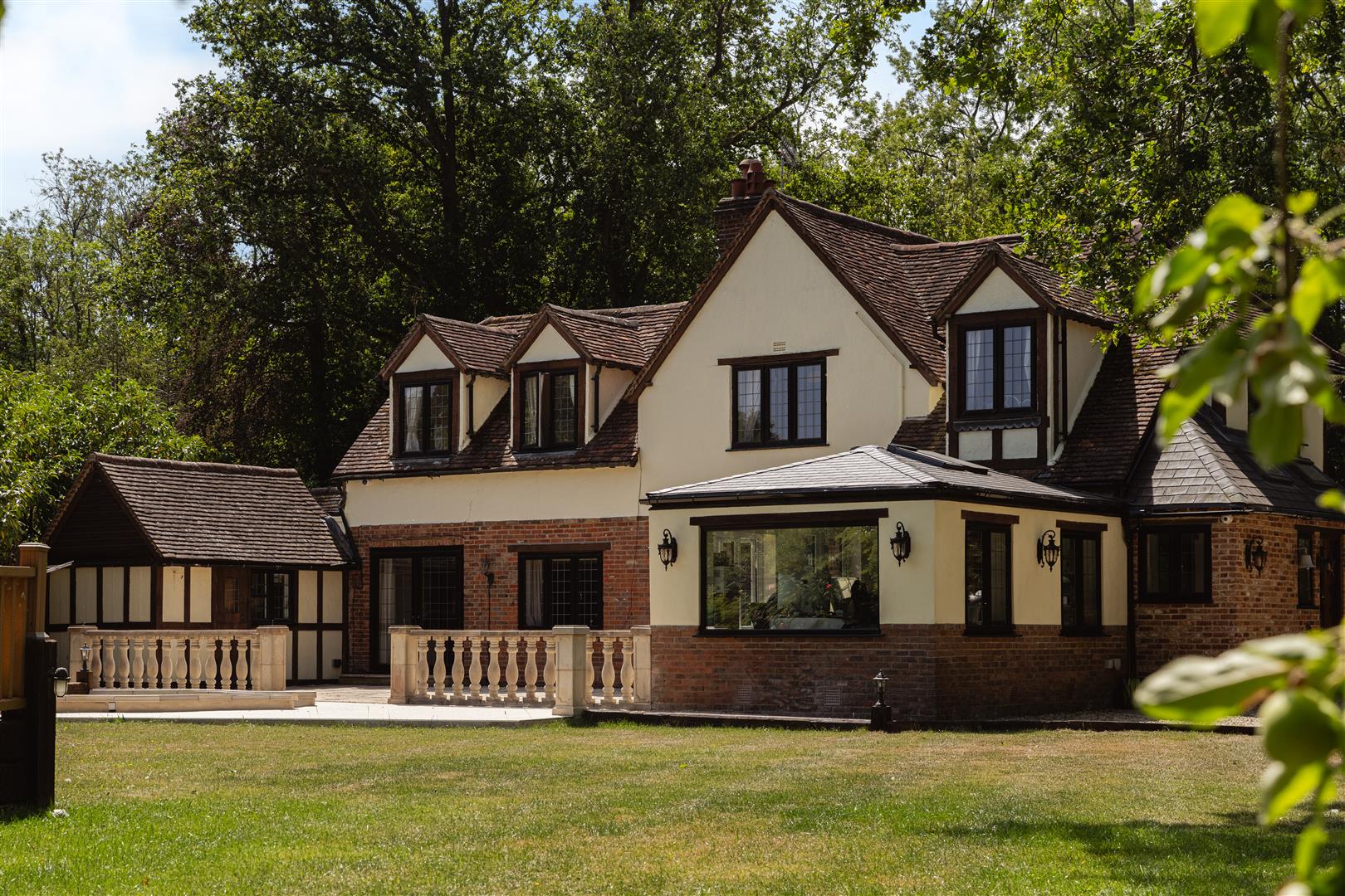 Charlwood Road, Horley